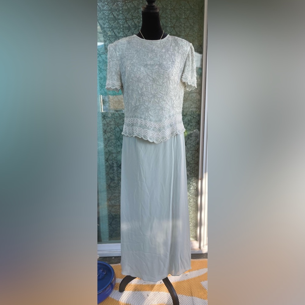 Mother of the Bride Adrianna Papell Siver/Gray Beaded Top & Long Skirt Size10